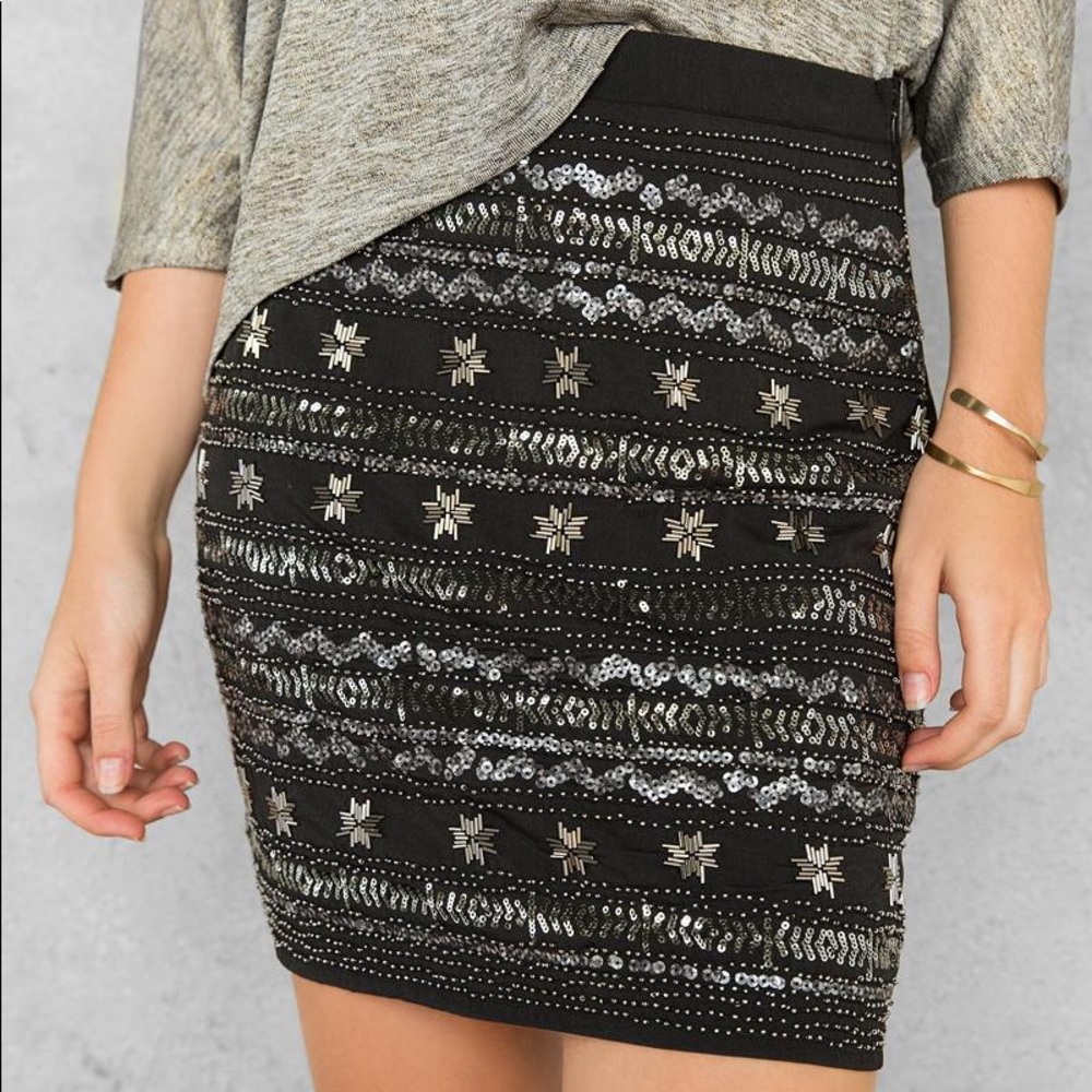Alya Francesca’s Roxie Black Sequin Mini Skirt - Picture 2 of 6